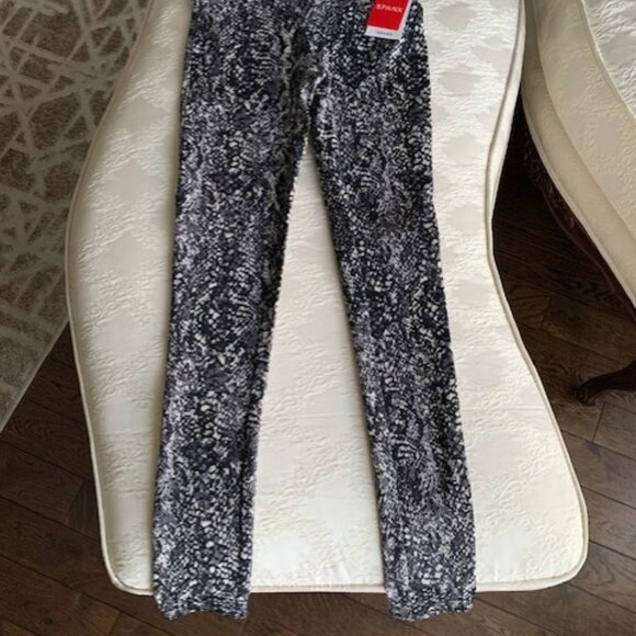 NEW NEW .....Spanx Leggings Faux Leather Snakeskin - Picture 2 of 5